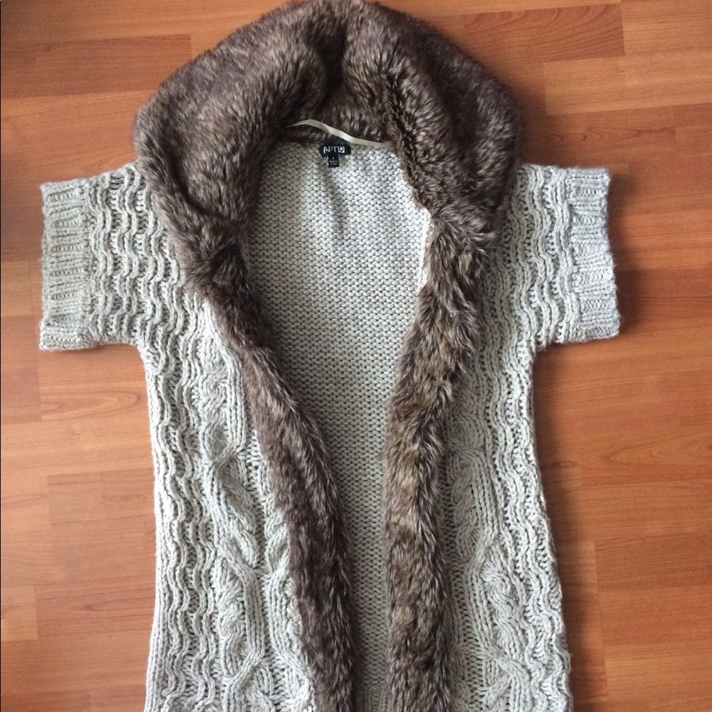 Cable knit faux fur short sleeve sweater